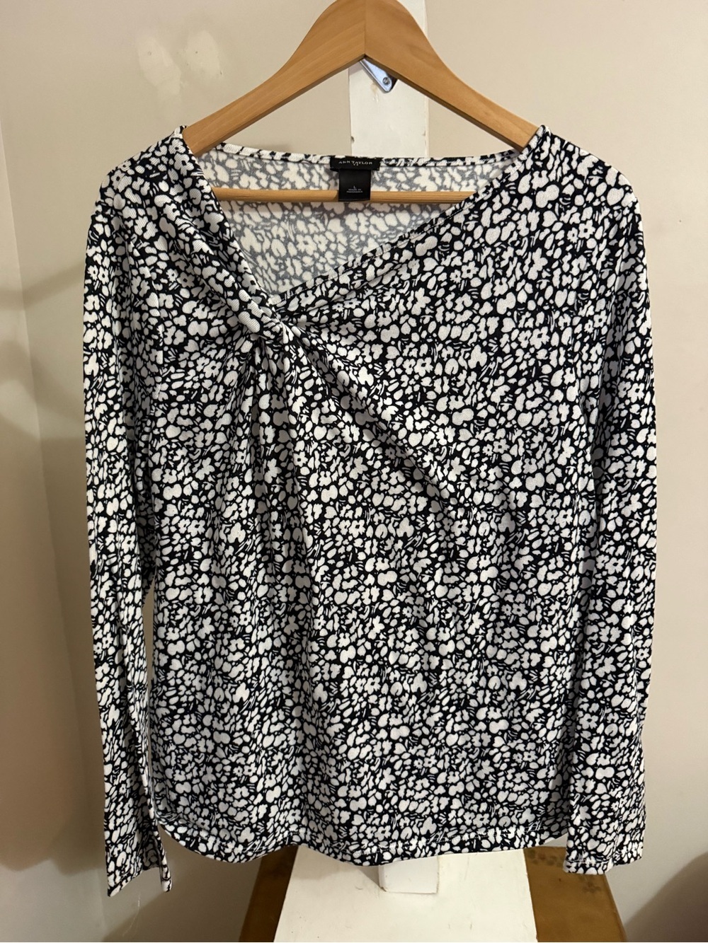 Ann Taylor Off-Center V-Neck Twisted Knot Top
